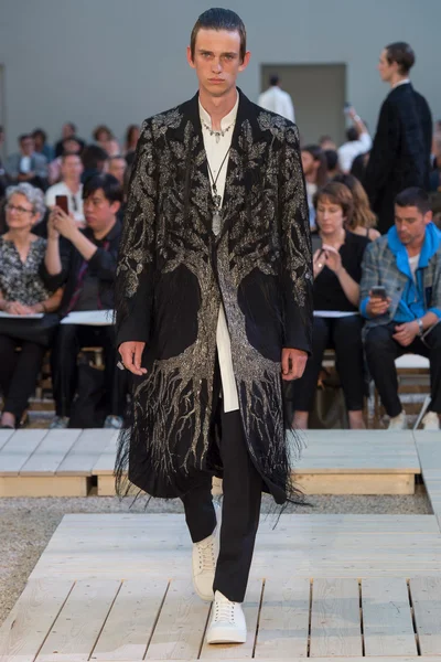 Look 39